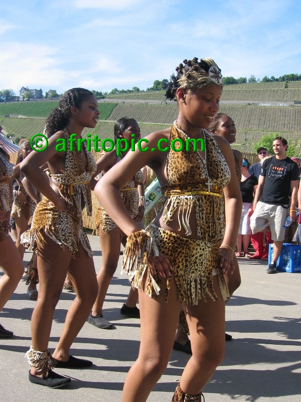 ../Images/AfricaFestival-27-28May05 081.jpg